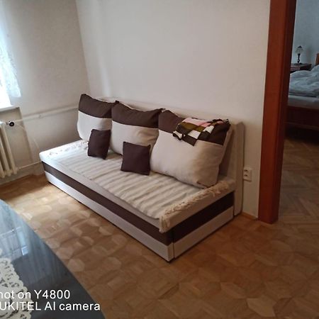 Byt - Apartman - Robotnicka Bratysława Zewnętrze zdjęcie